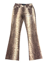 Load image into Gallery viewer, OE 108 FLARED DENIM