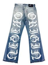 Load image into Gallery viewer, OE 138 FLARED DENIM