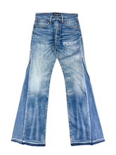 Load image into Gallery viewer, OE 109 FLARED DENIM