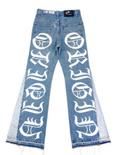 Load image into Gallery viewer, OE 112 FLARED DENIM