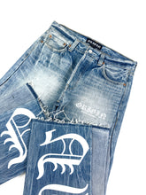 Load image into Gallery viewer, OE 110 FLARED DENIM