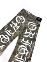 Load image into Gallery viewer, OE 121 FLARED DENIM
