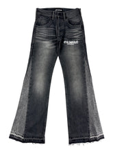 Load image into Gallery viewer, OE 128 FLARED DENIM