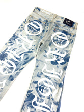 Load image into Gallery viewer, OE 101 FLARED DENIM
