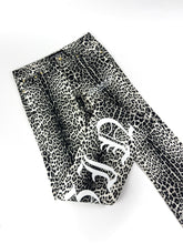 Load image into Gallery viewer, OE 144 FLARED DENIM