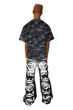 Load image into Gallery viewer, Concrete Jungle Black Camou Tee
