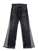 Load image into Gallery viewer, OE 129 FLARED DENIM