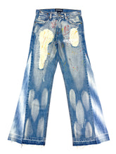 Load image into Gallery viewer, OE 113 FLARED DENIM