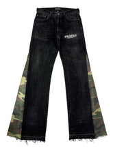Load image into Gallery viewer, OE 135.FLARED DENIM