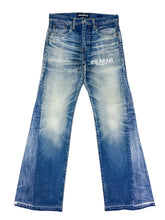 Load image into Gallery viewer, OE 126 FLARED DENIM