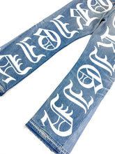 Load image into Gallery viewer, OE 111 FLARED DENIM