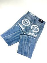 Load image into Gallery viewer, OE 109 FLARED DENIM
